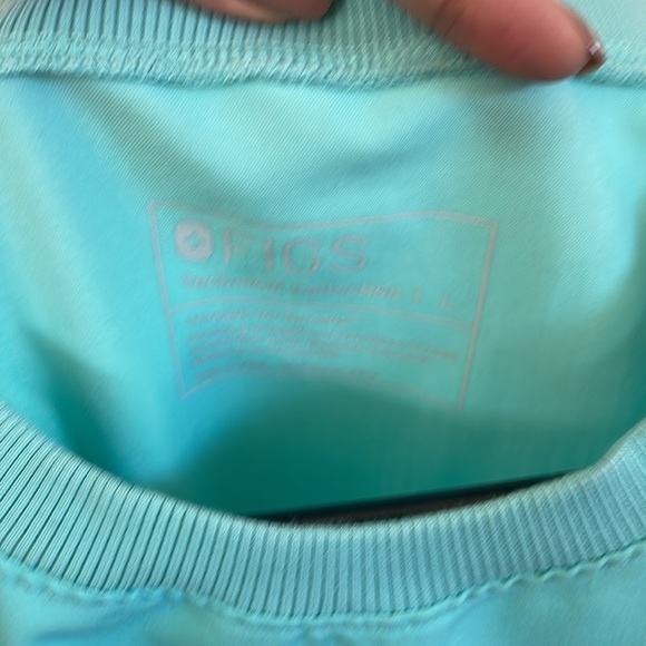 Figs scrub top - Picture 2 of 3